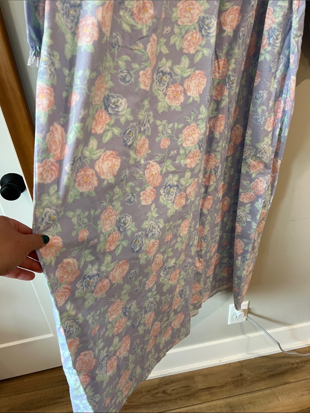 Lanz of Salzburg - Floral Flannel Cotton nightgown, Pastel Lavender & Pink, 1x - Picture 4 of 7